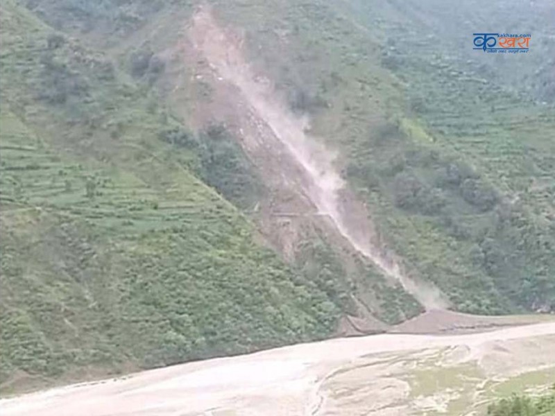 कौछे पहिरोले असार देखि अवरुद्ध सडक आजबाट खुलाइयो